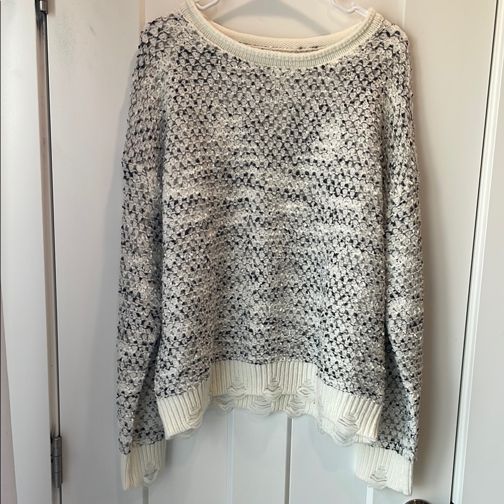 Promesa distressed boutique sweater size large